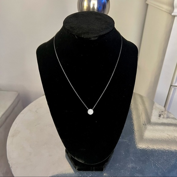 BLACK AND SILVER•CIRCLE DIAMOND•NECKLACE - Picture 6 of 7